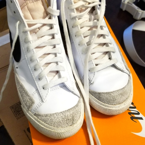 Womens Nike Blazers - Picture 2 of 2